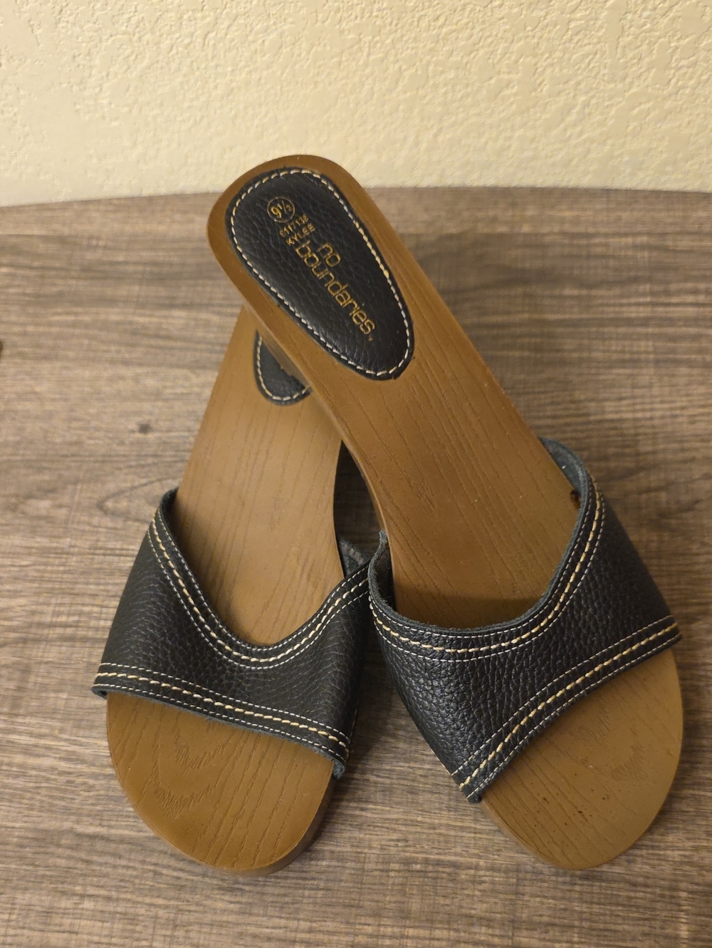 No Boundaries Black and Brown Leather Open-Toe Clog Mules Size 9.5